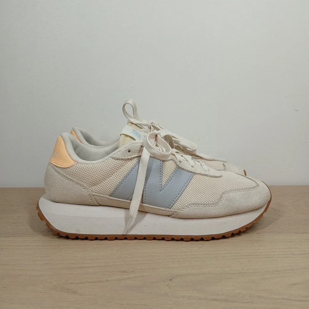 New Balance 237 Sneakers Womens 7.5 Cream Gray Suede Mesh Retro Platform Runner